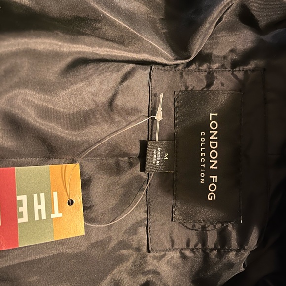 LONDON FOG Black Chevron Puffer Coat
Size M NWT - Picture 7 of 11